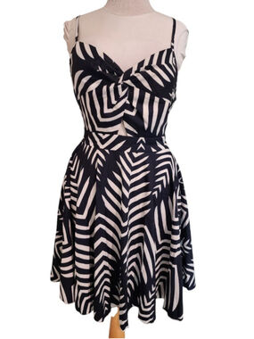 YOZY XL Navy Blue White Geometric Twist Front Cutout Back Tie Mini Dress NWT